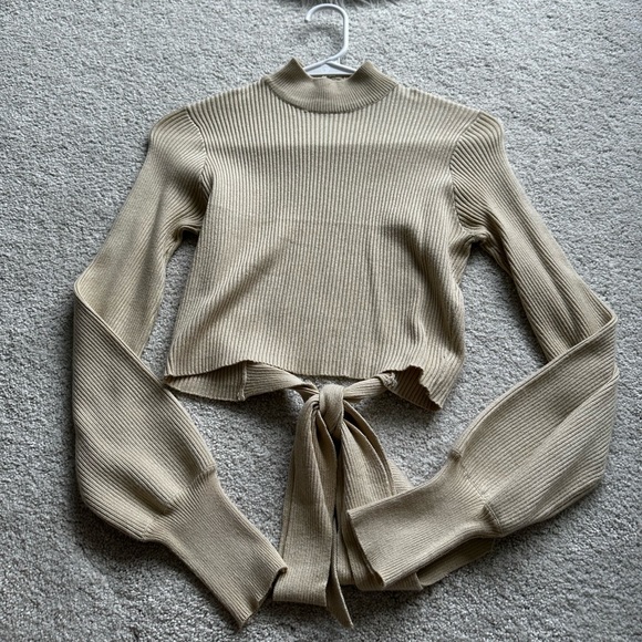 CREAM TURTLENECK - Picture 1 of 15